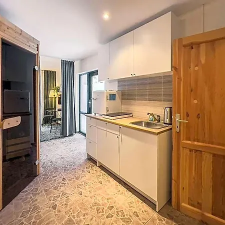 Krokus Hotel 3*